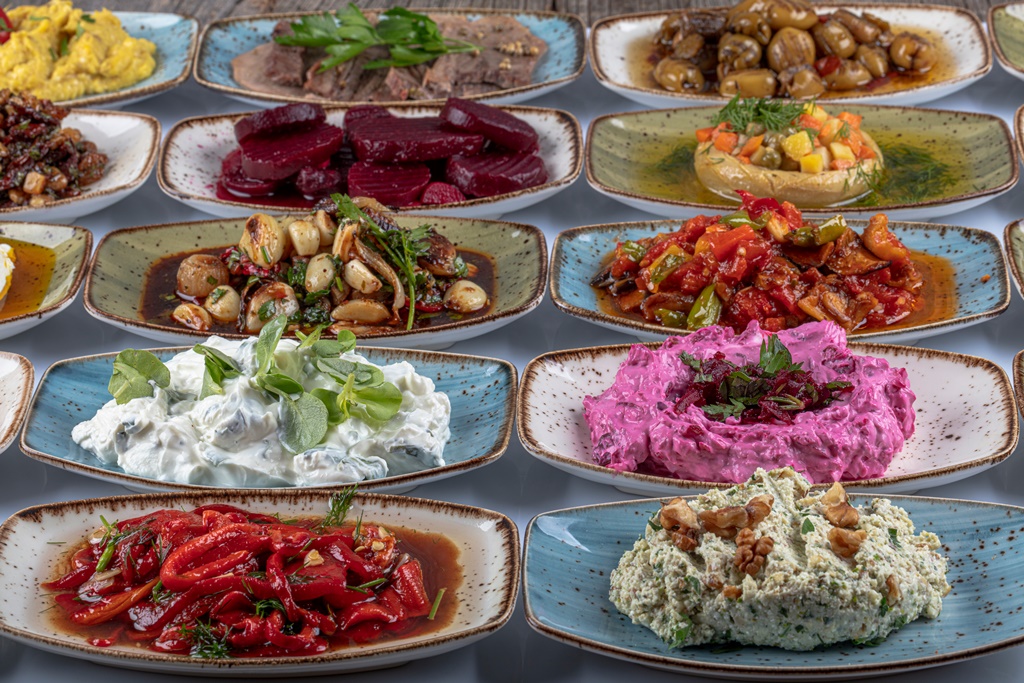 Traditional_Turkish_and_Greek_dinner_meze_table.jpg