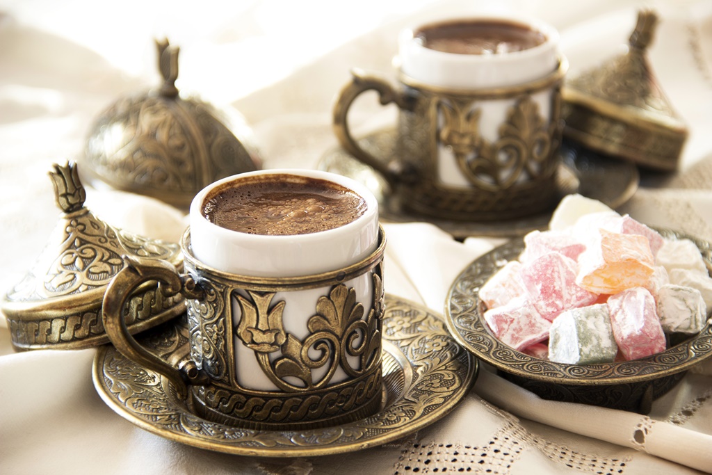 Turkish_coffee_with_delight_and_traditional_copper_serving_set.jpg