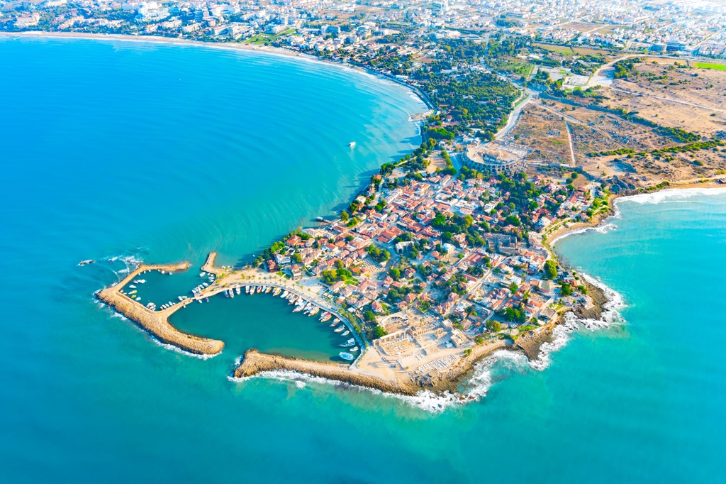Aerial_view_of_ancient_Side_town_Antalya_Province_Turkey.jpg