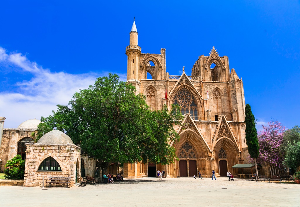 Lala_Mustafa_Pasha_Mosque_St_Nicholas_Cathedral_in_Famagusta.jpg
