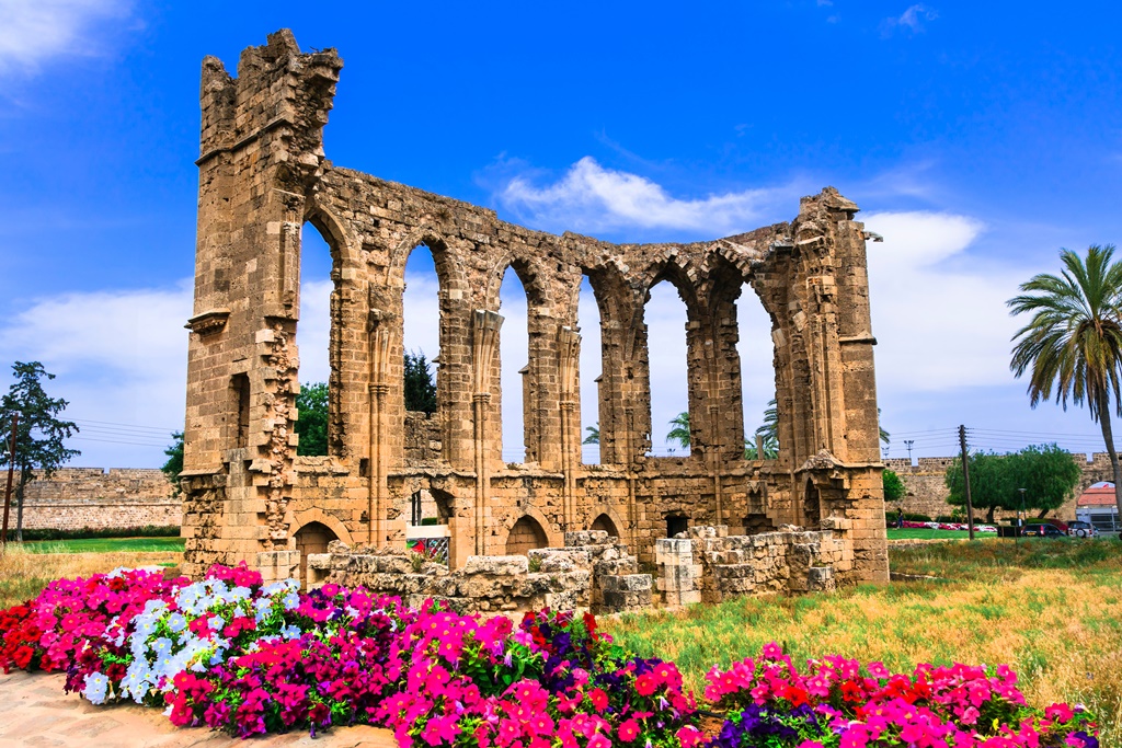 Landmarks_of_Cyprus_-_ruins_of_the_Church_of_St_John_in_Famagusta.jpg